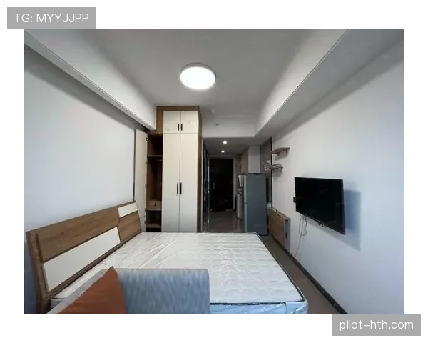 李梓嘉赛场像总统套房,回家却是合租小屋 李梓嘉赛场像总统套房,回家却是合租小屋
